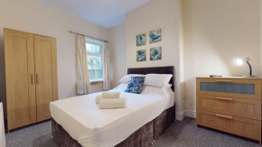 Central 5 Bedroom House Parking